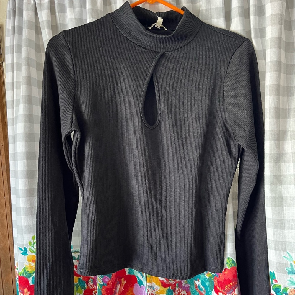 3/$25 - NWT! Heart and Hips brand black shirt.